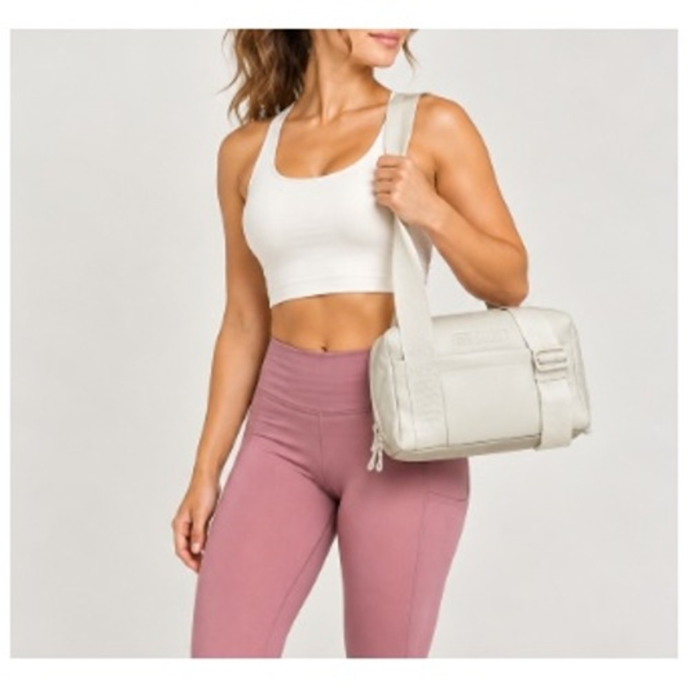Gymshark Pebble Gray Everyday Mini Holdall Bag One Size NWT